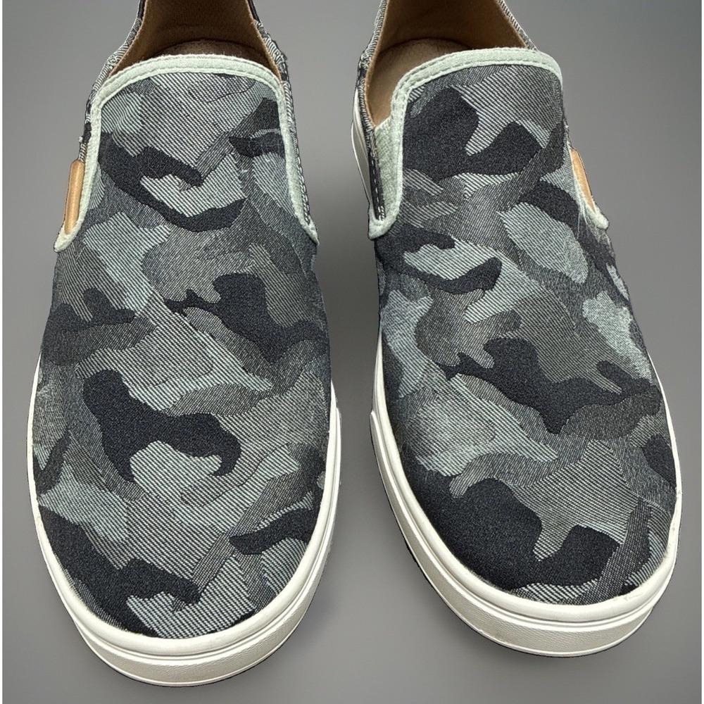 OluKai Pehuea Pa'i Gray Camo Slip On Sneakers Women 8.5 20360-GHKE - Picture 2 of 8